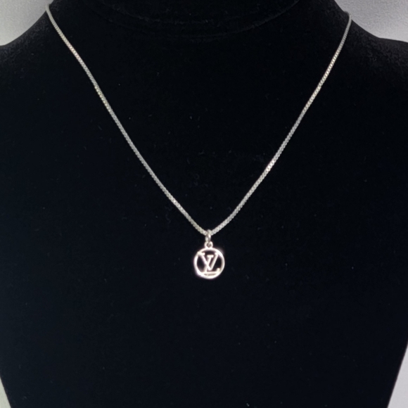 Authentic Louis Vuitton silver petite LV charm on chain - Picture 7 of 9